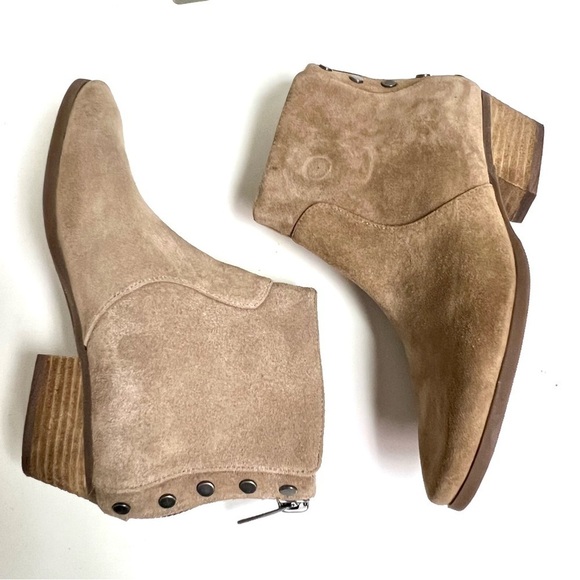 Vince Camuto Cinza Ankle Boots Womens 7M Brown Suede Tan Booties Metal Studs - Picture 3 of 9
